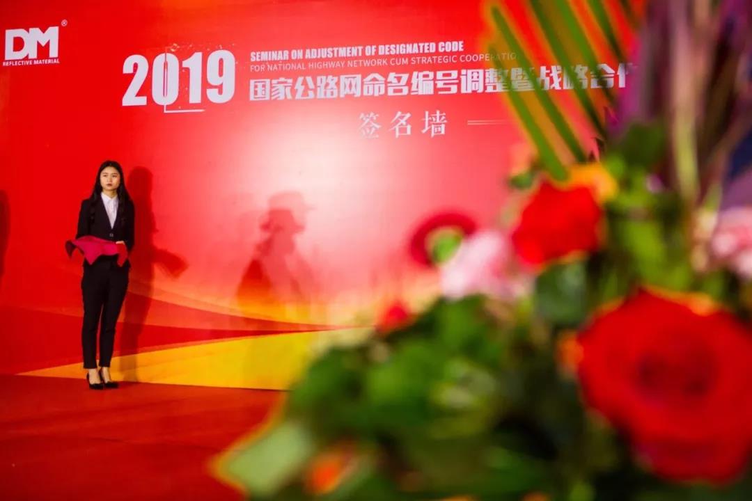 19fe4b605bf44316210f920f03441899