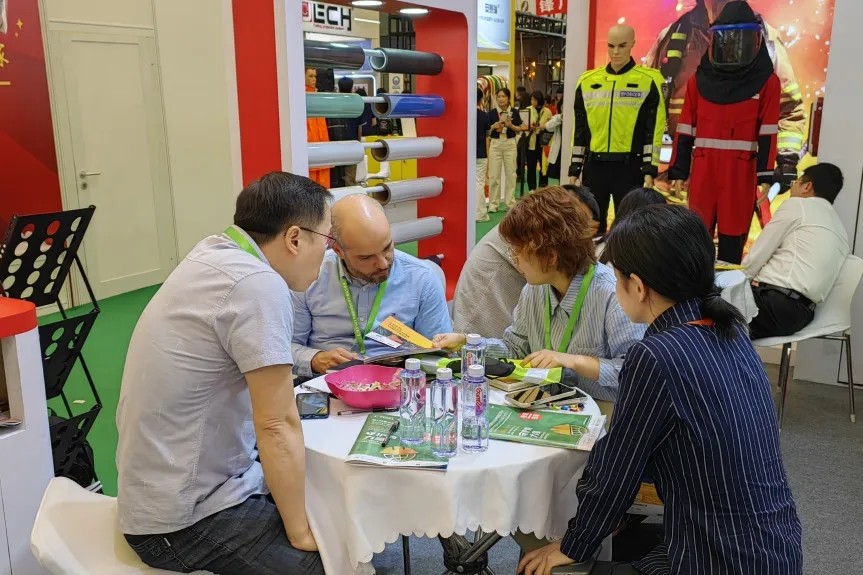 贝斯特光学上海劳保展2